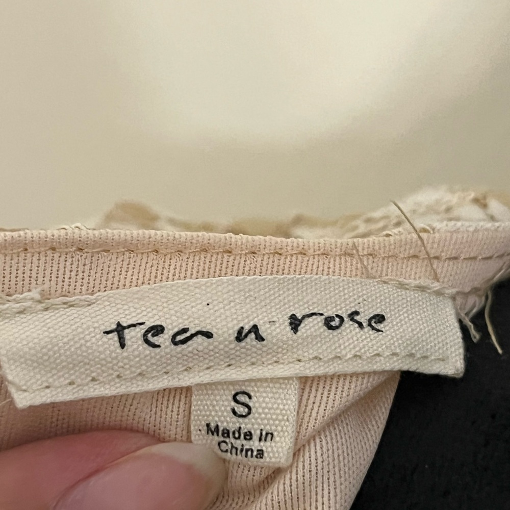 Tea n Rose Lace Midi Dress in Cream - Picture 5 of 5